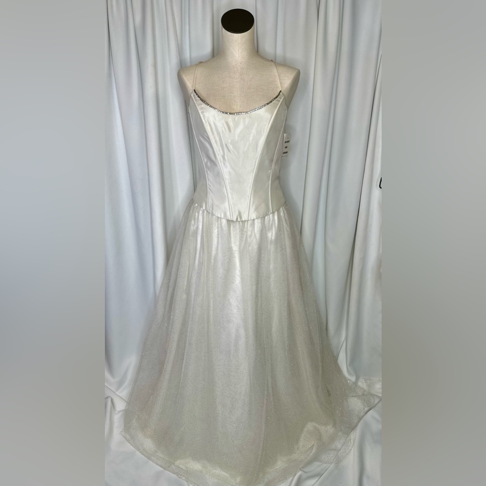 Jessica McClintock for GUNNE SAX Off White Corset & Tulle Wedding Dress
